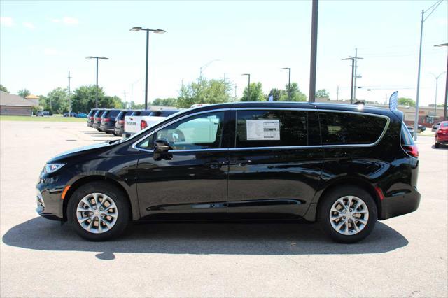 new 2025 Chrysler Pacifica car, priced at $44,753