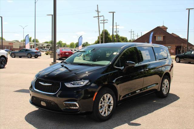 new 2025 Chrysler Pacifica car, priced at $44,753
