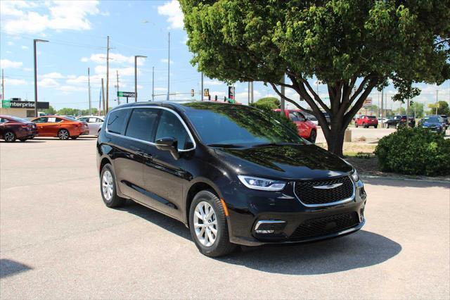 new 2025 Chrysler Pacifica car, priced at $44,753