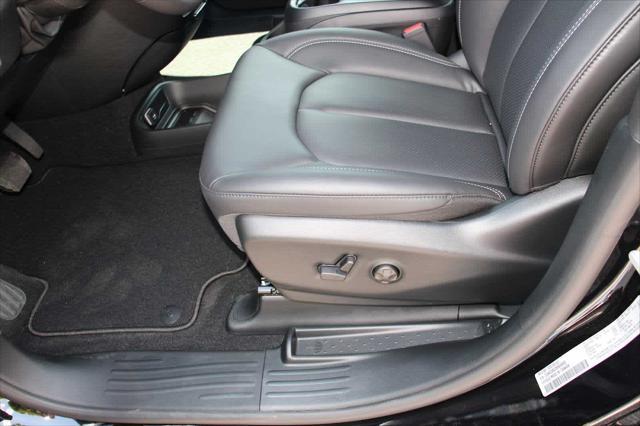 new 2025 Chrysler Pacifica car, priced at $44,753