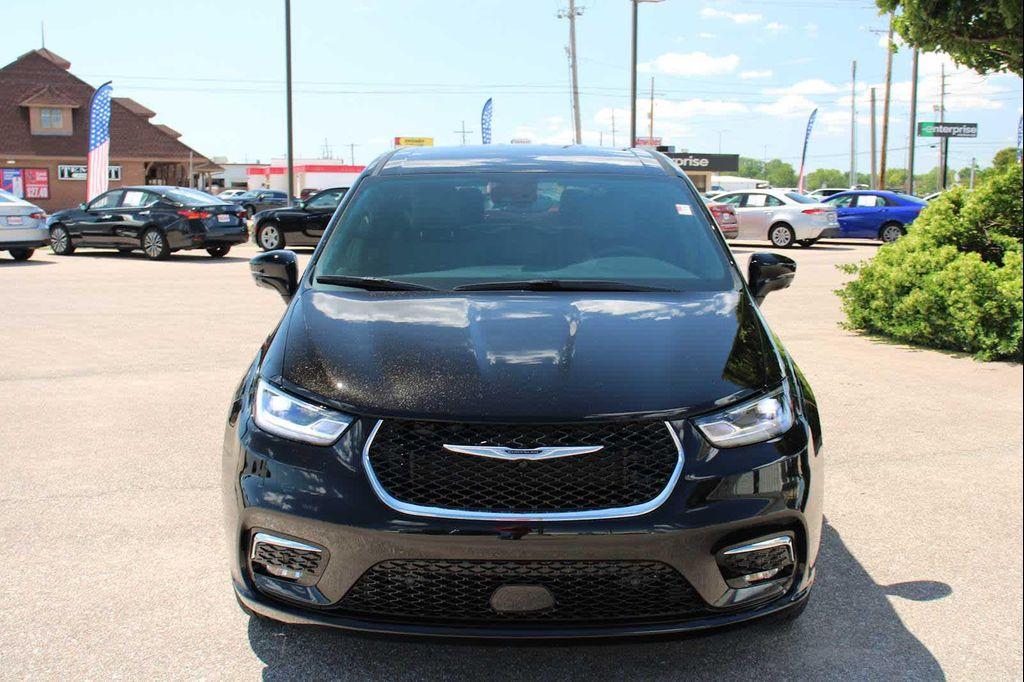 new 2025 Chrysler Pacifica car, priced at $48,720