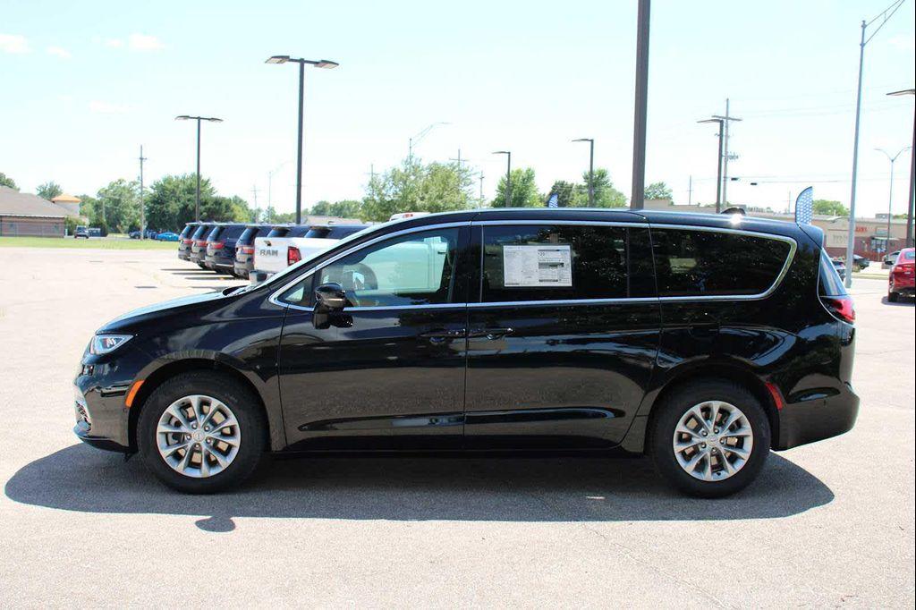 new 2025 Chrysler Pacifica car, priced at $48,720