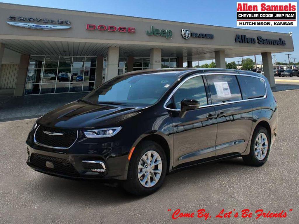 new 2025 Chrysler Pacifica car, priced at $44,470