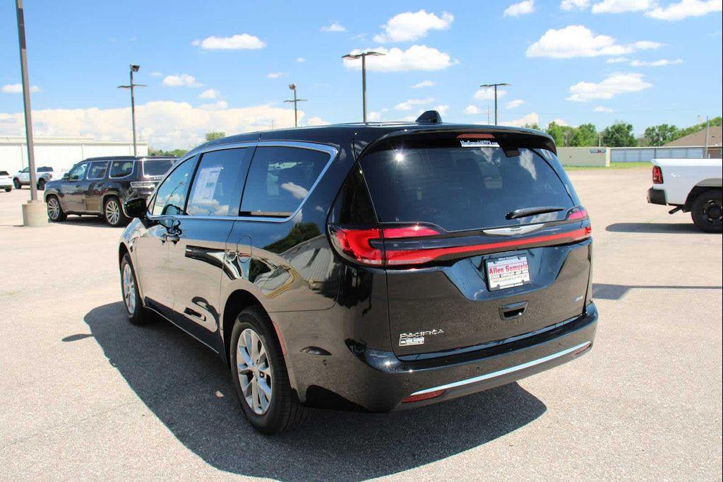 new 2025 Chrysler Pacifica car, priced at $48,720