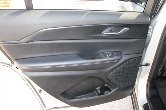 used 2023 Jeep Grand Cherokee L car, priced at $30,218