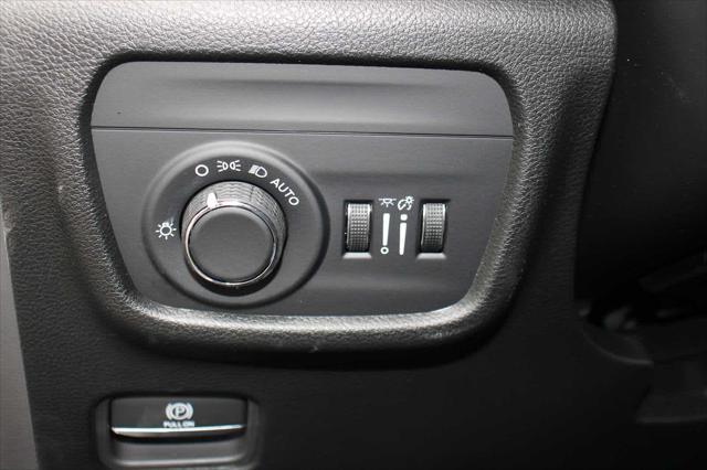 new 2025 Jeep Grand Cherokee car, priced at $40,638