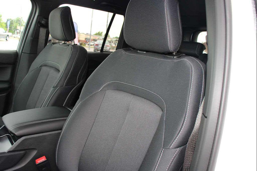 new 2025 Jeep Grand Cherokee car, priced at $43,820