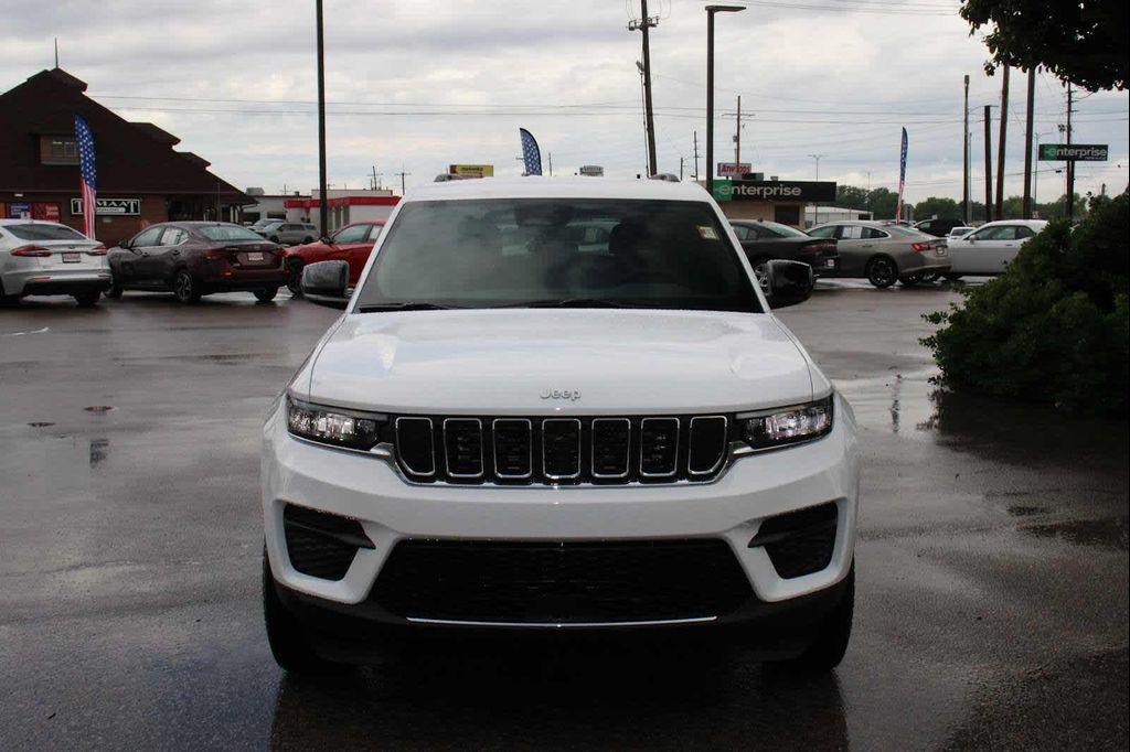 new 2025 Jeep Grand Cherokee car, priced at $43,820