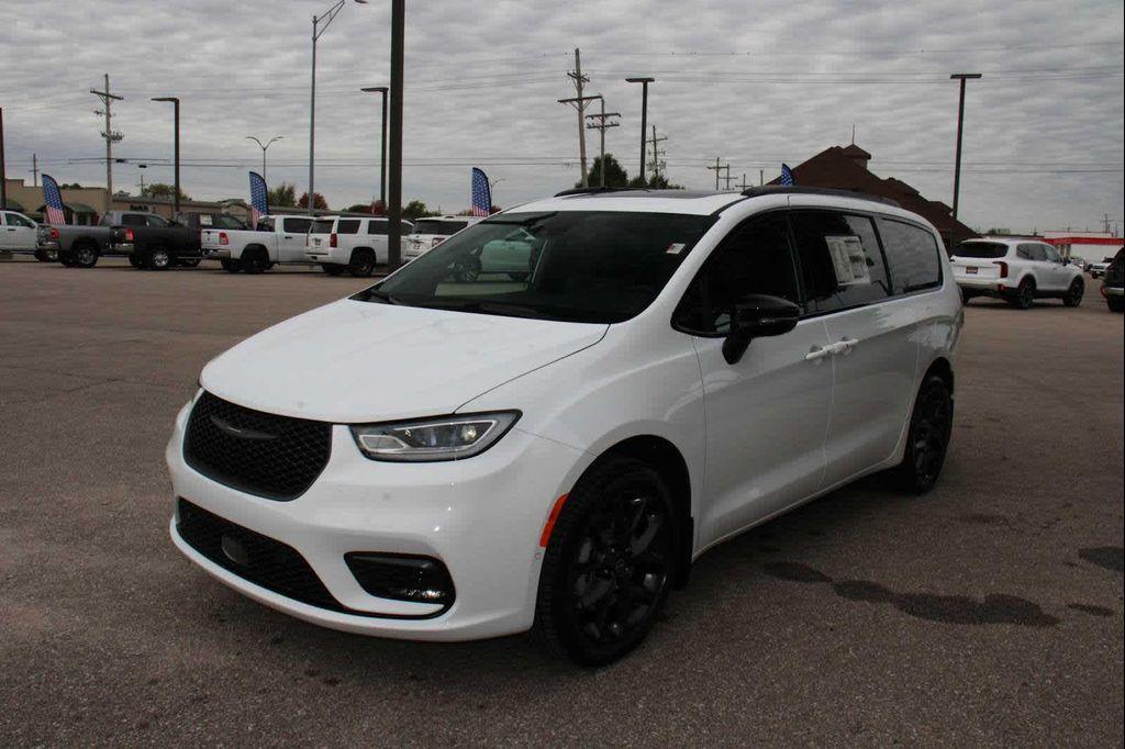 new 2026 Chrysler Pacifica car, priced at $59,435