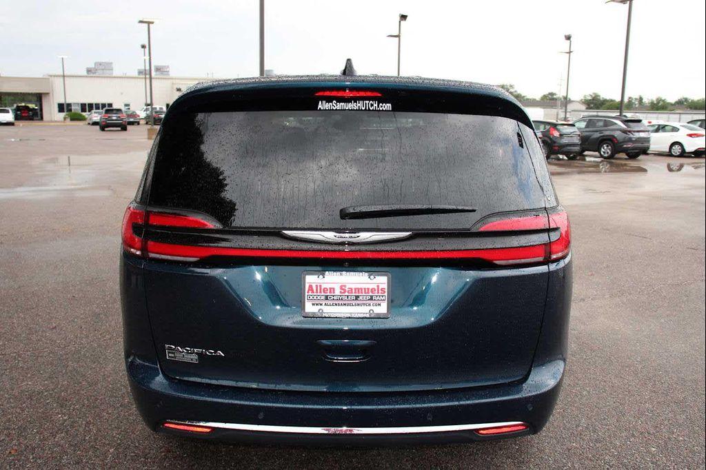 new 2025 Chrysler Pacifica car, priced at $51,040