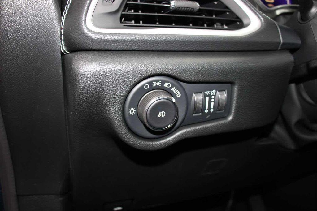 new 2025 Chrysler Pacifica car, priced at $51,040