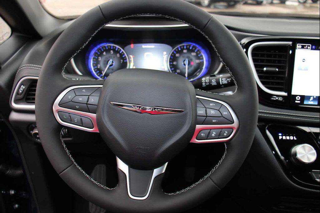 new 2025 Chrysler Pacifica car, priced at $51,040