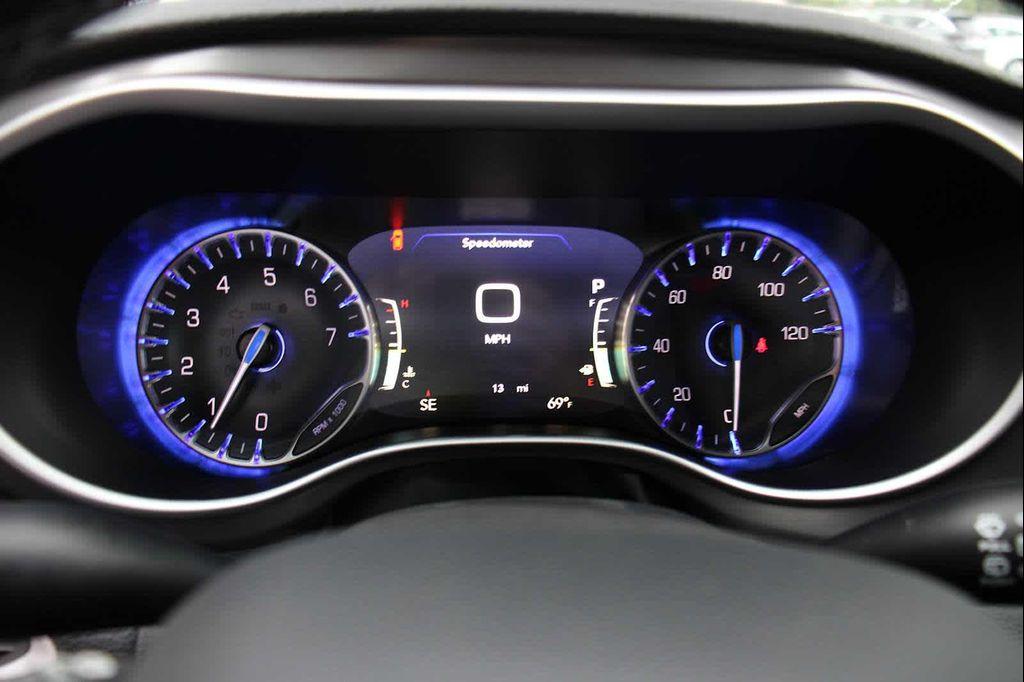 new 2025 Chrysler Pacifica car, priced at $51,040