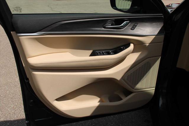 new 2025 Jeep Grand Cherokee car, priced at $50,356