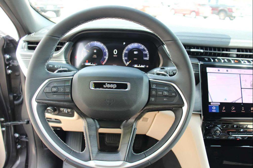 new 2025 Jeep Grand Cherokee car, priced at $56,655