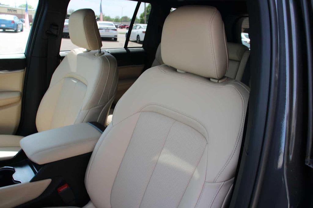new 2025 Jeep Grand Cherokee car, priced at $56,655