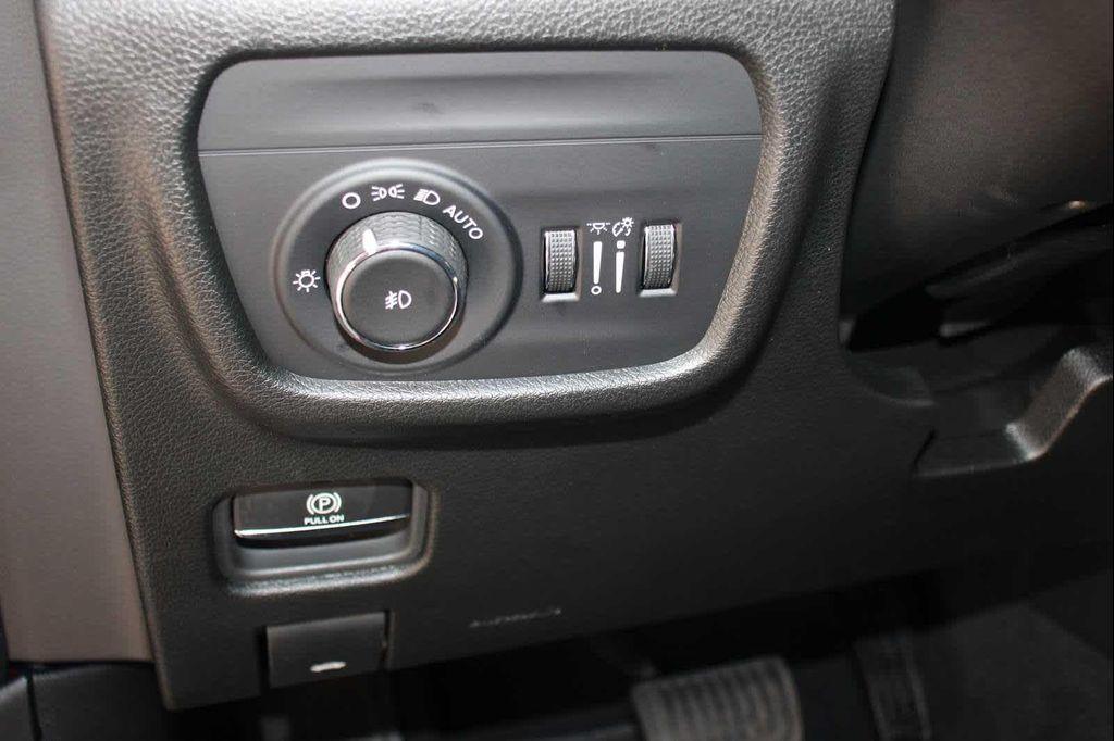 new 2025 Jeep Grand Cherokee car, priced at $49,385