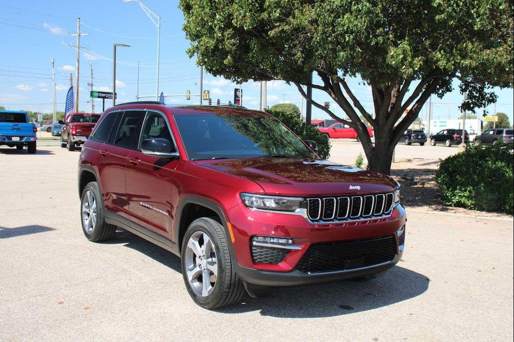 new 2025 Jeep Grand Cherokee car, priced at $49,385