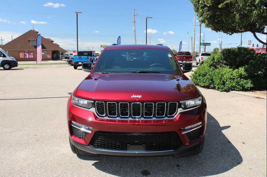 new 2025 Jeep Grand Cherokee car, priced at $49,385