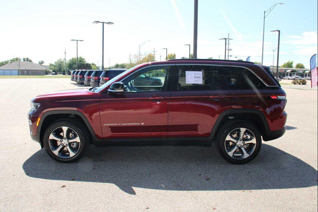 new 2025 Jeep Grand Cherokee car, priced at $49,385