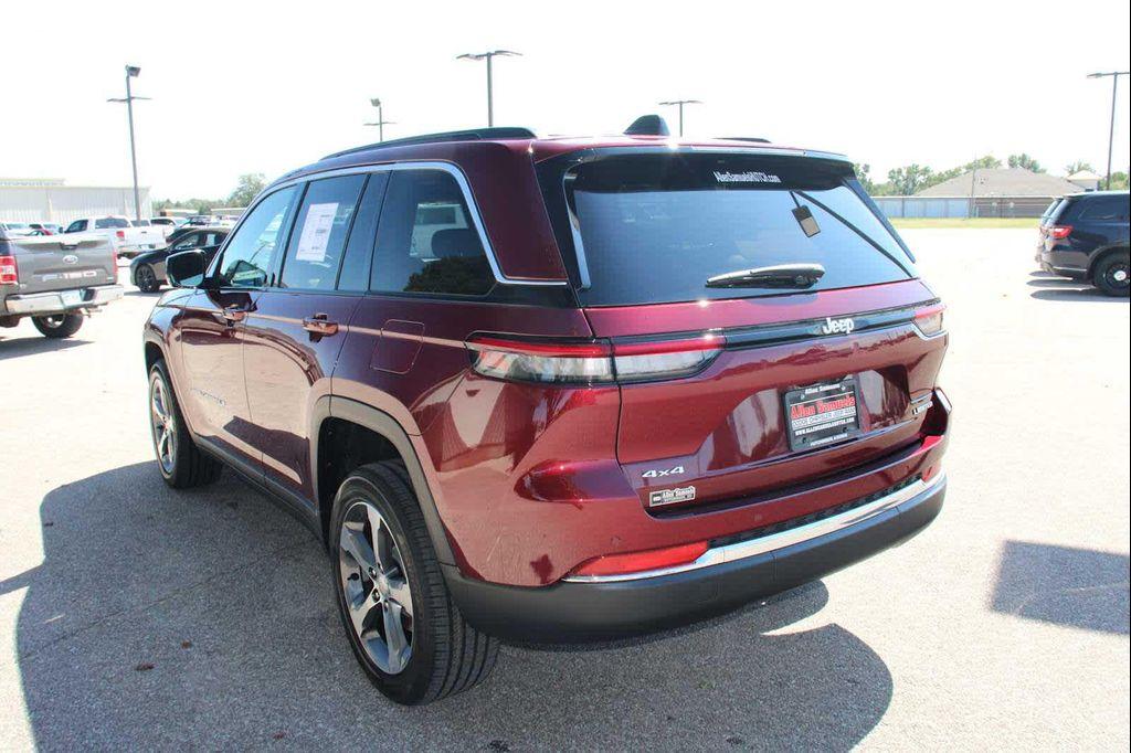 new 2025 Jeep Grand Cherokee car, priced at $49,385