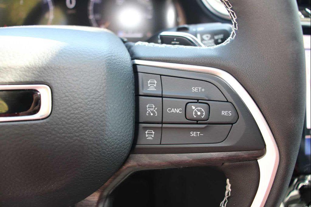 new 2025 Jeep Grand Cherokee car, priced at $49,385