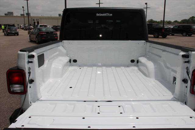 new 2025 Jeep Gladiator car, priced at $46,768
