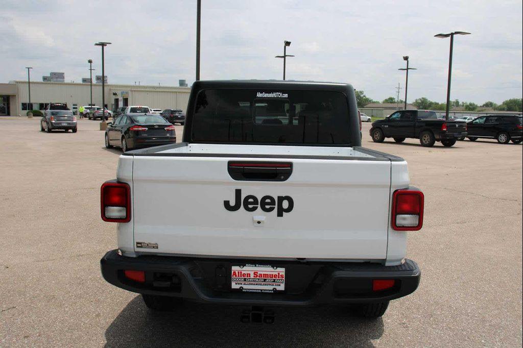 new 2025 Jeep Gladiator car, priced at $46,895