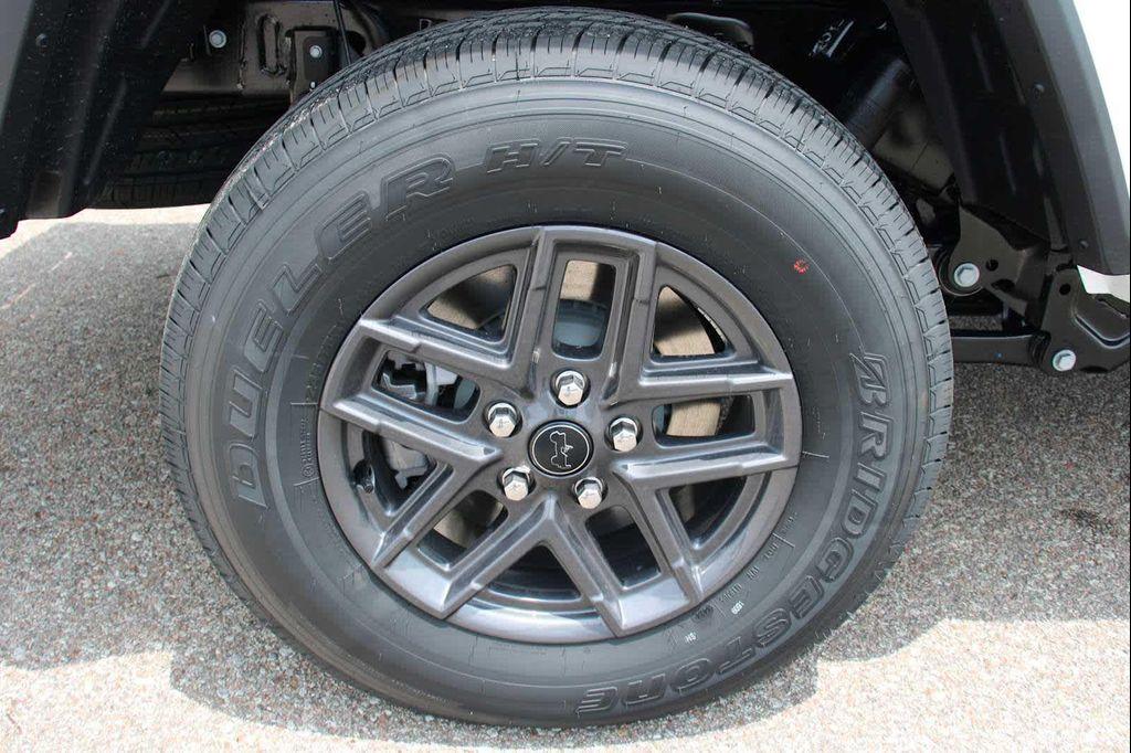 new 2025 Jeep Gladiator car, priced at $46,895