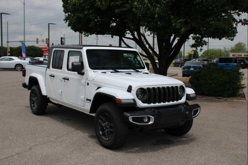 new 2025 Jeep Gladiator car, priced at $46,895