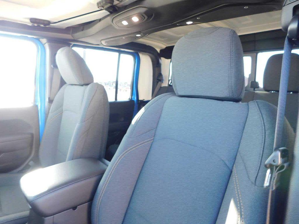new 2025 Jeep Gladiator car, priced at $44,385