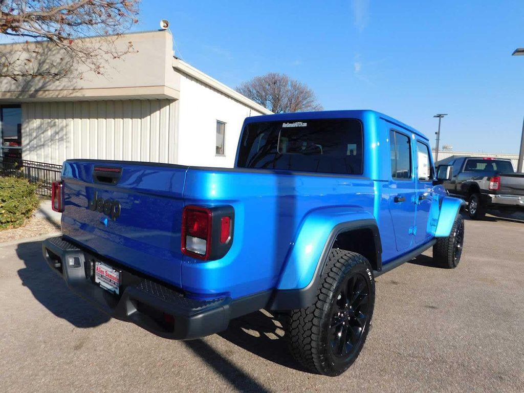 new 2025 Jeep Gladiator car, priced at $44,385