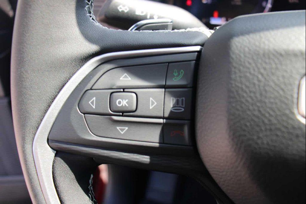 new 2025 Jeep Grand Cherokee car, priced at $41,890