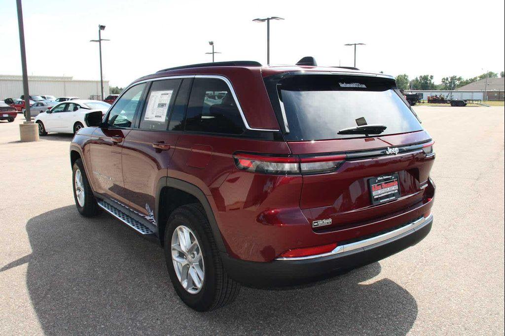 new 2025 Jeep Grand Cherokee car, priced at $41,890