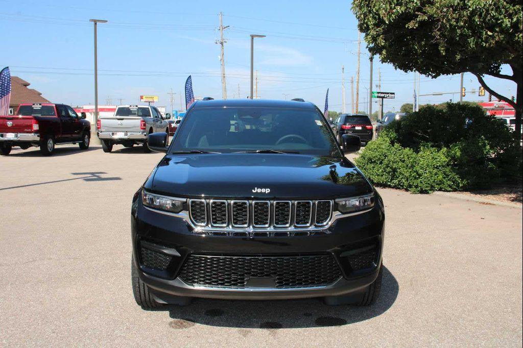 new 2025 Jeep Grand Cherokee car, priced at $42,165