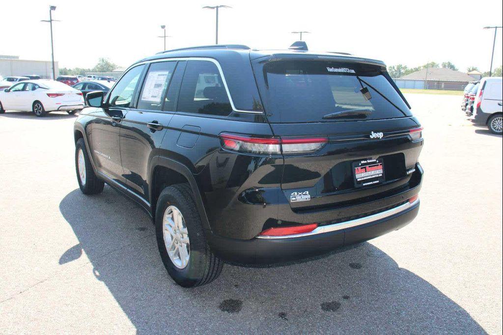 new 2025 Jeep Grand Cherokee car, priced at $42,165