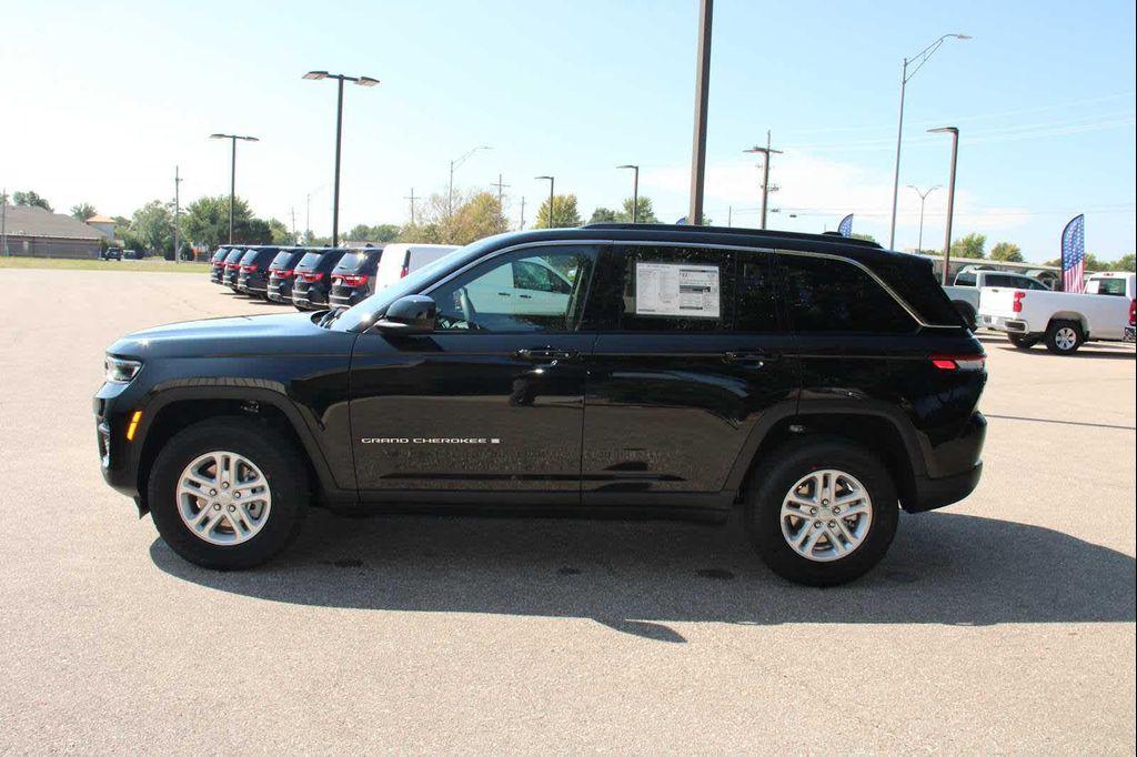 new 2025 Jeep Grand Cherokee car, priced at $42,165