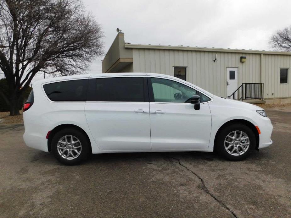 new 2024 Chrysler Pacifica car, priced at $45,490