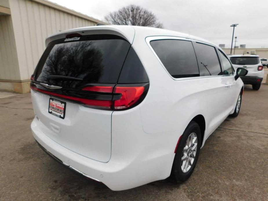 new 2024 Chrysler Pacifica car, priced at $45,490