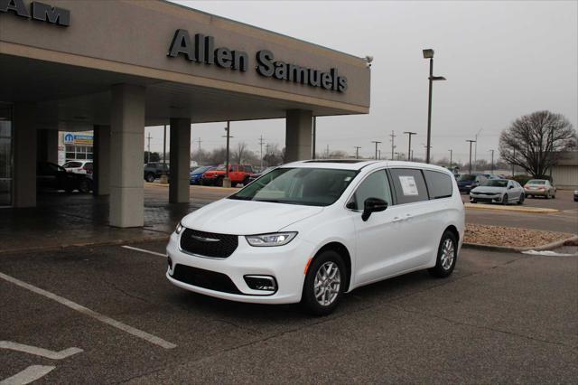 new 2024 Chrysler Pacifica car, priced at $42,240