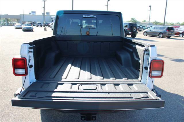 new 2025 Jeep Gladiator car, priced at $52,015