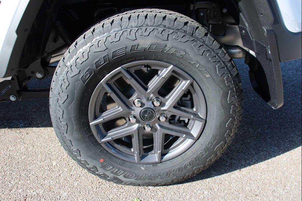 new 2025 Jeep Gladiator car, priced at $49,265