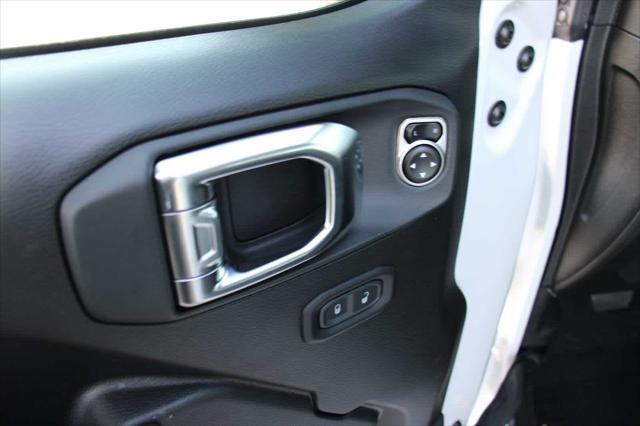 new 2025 Jeep Gladiator car, priced at $52,015