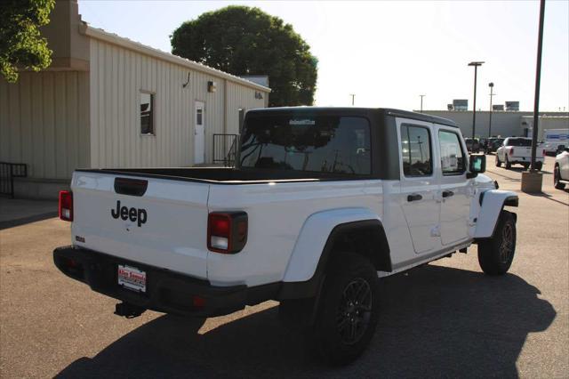 new 2025 Jeep Gladiator car, priced at $52,015