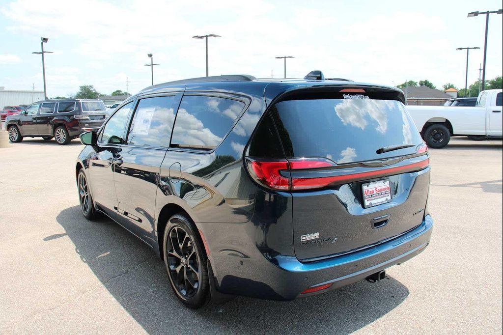 new 2025 Chrysler Pacifica car, priced at $53,455