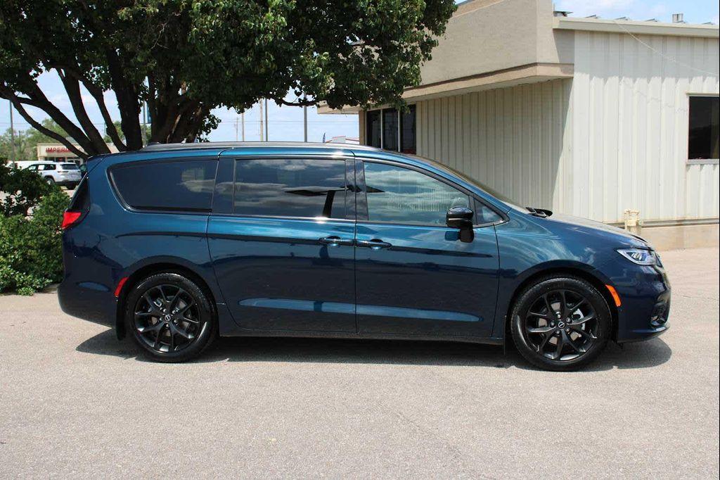 new 2025 Chrysler Pacifica car, priced at $53,455