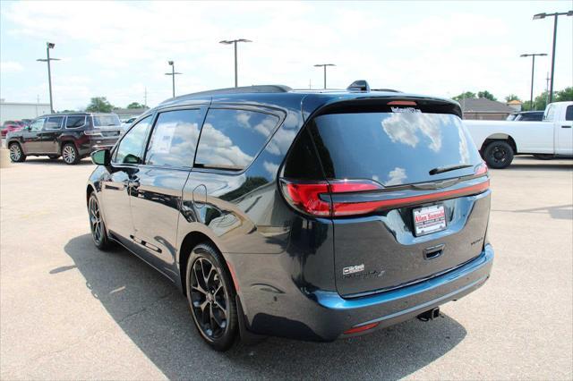 new 2025 Chrysler Pacifica car, priced at $51,271