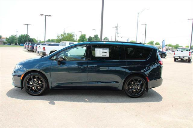 new 2025 Chrysler Pacifica car, priced at $51,271