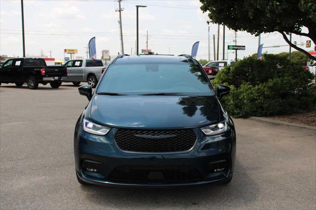 new 2025 Chrysler Pacifica car, priced at $51,271