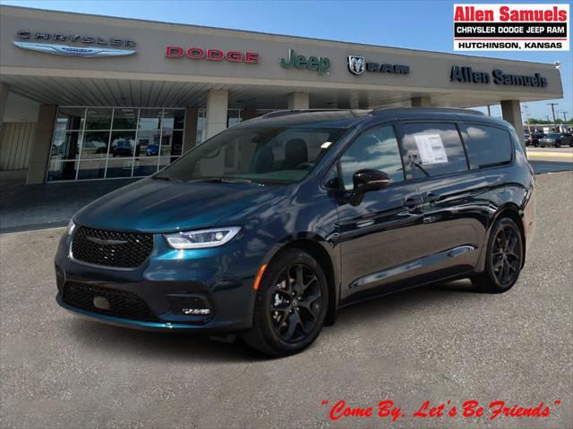 new 2025 Chrysler Pacifica car, priced at $51,271